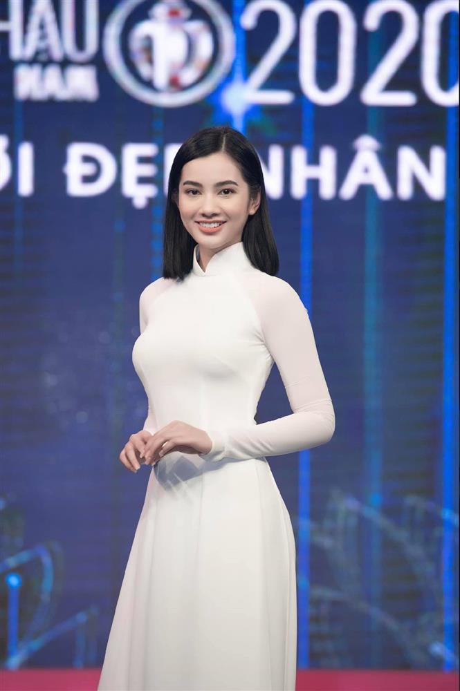 Cẩm Đan ở tuổi 20: Style lấn sân hở bạo và cú trượt dài hậu drama tình ái khiến fan thất vọng-1