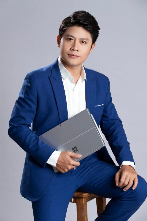 Nhạc sĩ Nguyễn Văn Chung hé lộ không gian sang trọng trong căn hộ mới-1