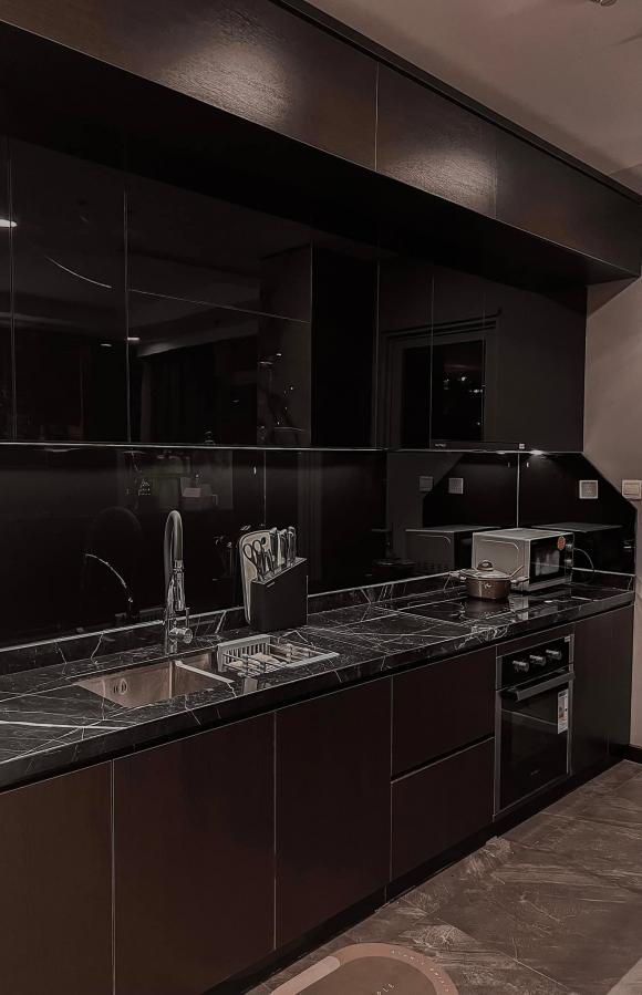 Nhạc sĩ Nguyễn Văn Chung hé lộ không gian sang trọng trong căn hộ mới-9