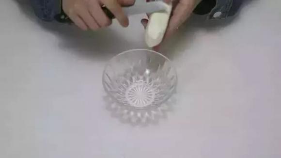 Xà phòng xắt thành miếng bỏ chung với đường trắng có tác dụng rất lớn, giải cứu được nhiều phiền phức trong gia đình, thật thông minh-2