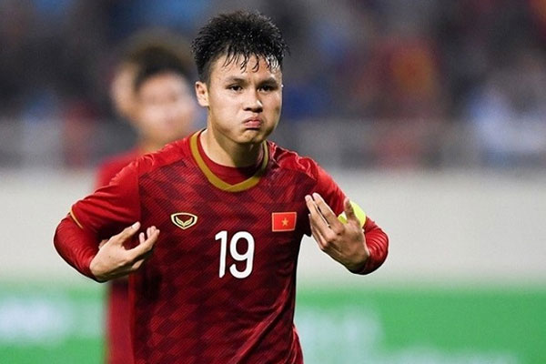 Visual Quang Hải khiến fan Đông Nam Á và hội mê trai quê nhà tấm tắc: Đá đã hay rồi mà cười lên 1 phát là điêu đứng luôn!-7