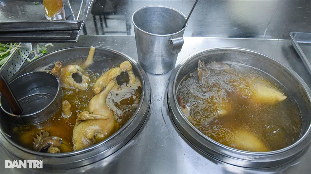 Quán phở tự tráng của người Mông giữa lòng Hà Nội, ngày bán hết vèo 500 bát-8