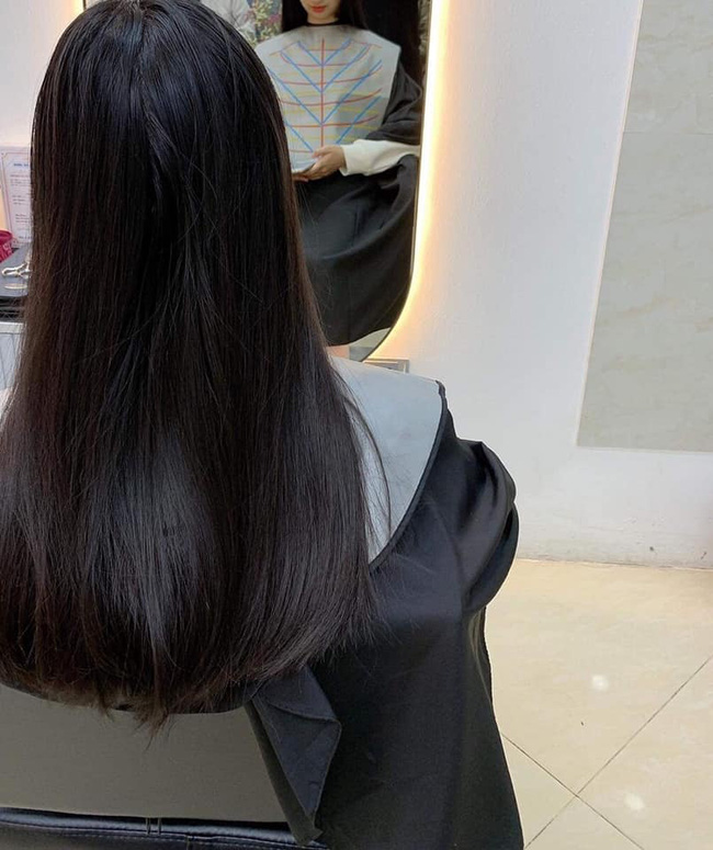 Bỏ 1,9 triệu làm tóc đón Tết, cô nàng này khóc cạn nước mắt khi tóc vểnh ra cụp vào ai nhìn cũng chê-1