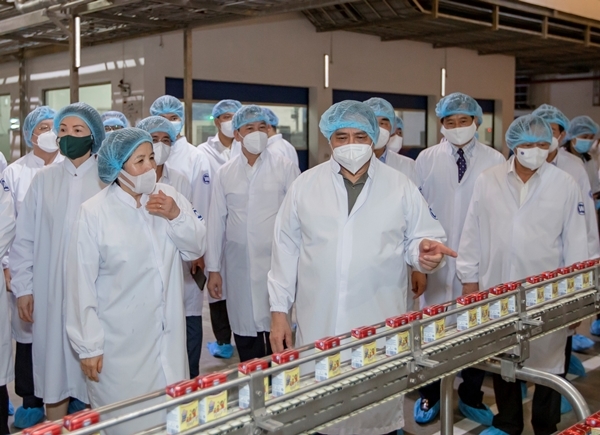 Hưng Yên trao quyết định đầu tư dự án ‘siêu nhà máy sữa’ 4.600 tỷ đồng-5