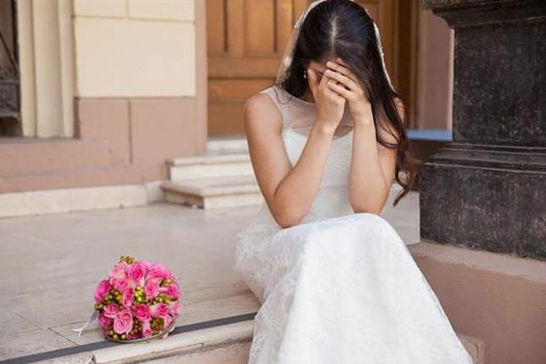 Đưa chồng sắp cưới tới viếng mộ chồng trước, anh đột ngột tuyên bố một điều khiến tôi ngẩn ngơ rồi phải rơi nước mắt-1