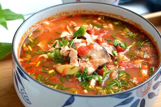 Canh cá mà nấu thế này thì mẹ chồng khó tính mấy cũng không chê được!