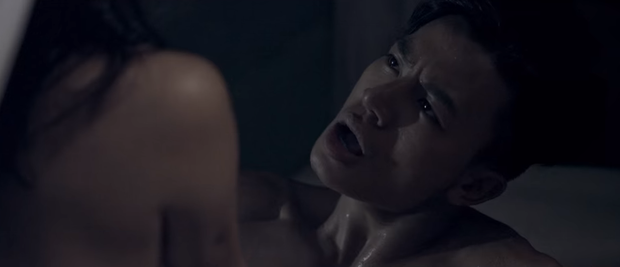 Loạt cảnh nóng sốc nhất của nam thần 6 múi Hiếu Nguyễn: Không ngại động chạm bạn diễn, cuồng nhiệt cứ như thật 100%-4