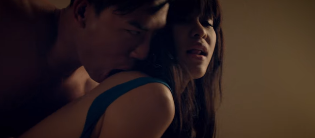 Loạt cảnh nóng sốc nhất của nam thần 6 múi Hiếu Nguyễn: Không ngại động chạm bạn diễn, cuồng nhiệt cứ như thật 100%-6