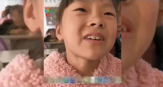 Hỏi bố và mẹ cùng rơi xuống nước thì con sẽ cứu ai? - 6 học sinh cùng trả lời một đáp án tưởng buồn cười nhưng nghe lý do mới đáng suy ngẫm-3