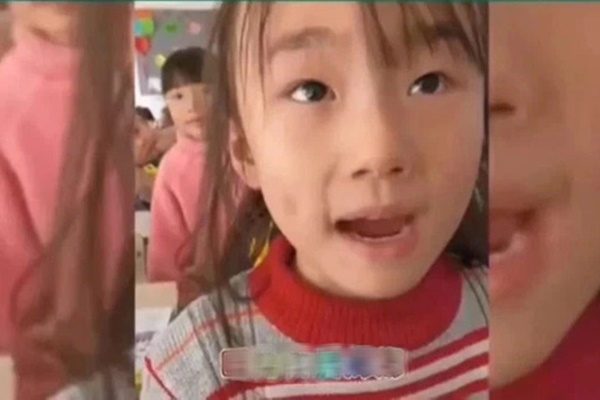 Con trai vô tình nhỏ keo 502 vào mắt, người bố nhanh trí xử lý bằng cách này khiến bác sĩ không ngớt lời khen ngợi-4