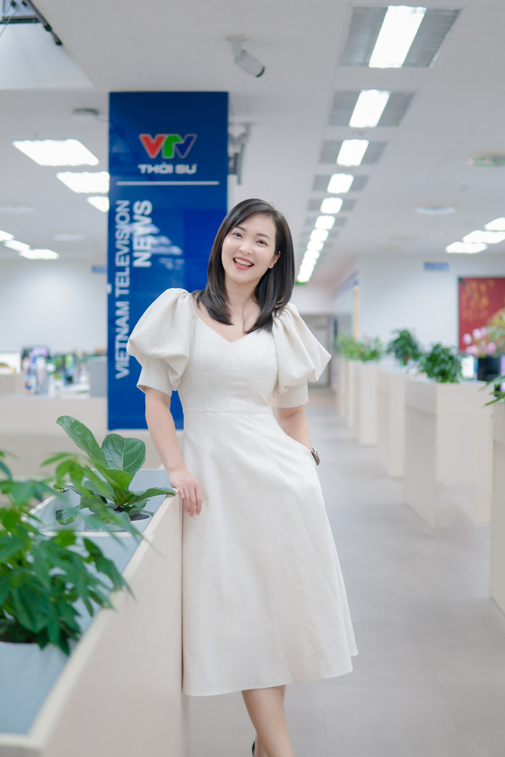 Chân dung BTV thay thế Hoài Anh dẫn Thời sự 19h: Gương mặt khả ái, giọng Nam Bộ ngọt ngào-3