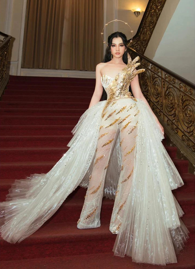 Đại hội chặt chém giữa 2 bồ tin đồn của đại gia Đức Huy: Cẩm Đan khoe nửa bầu ngực có đọ lại Khánh My show trọn vòng 3?-11