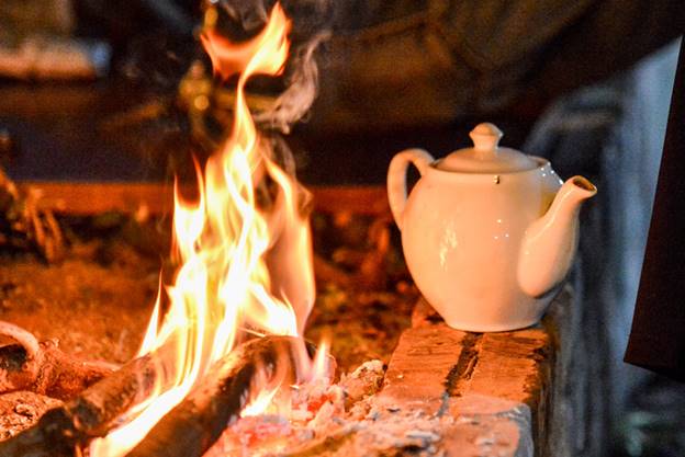 CLIP: Đốt lửa sưởi ấm trong đêm giá rét 10 độ C ở Hà Nội-2