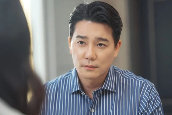 Vụ bé gái 8 tuổi bị bạo hành đến chết: Đừng đổ lỗi cho hôn nhân tan vỡ, cha ruột biết nâng niu thì mẹ kế nào dám động đến một sợi tóc của con?-1