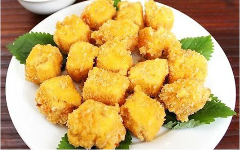 5 tuyệt chiêu giúp chị em rán đậu phụ không bị nát, không bị dính chảo, vàng giòn tan-1