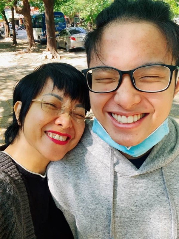 Thảo Vân vui hết cỡ khi được con trai kết bạn trên MXH, bà xã kém 15 tuổi của Công Lý bình luận mới gây chú ý-8