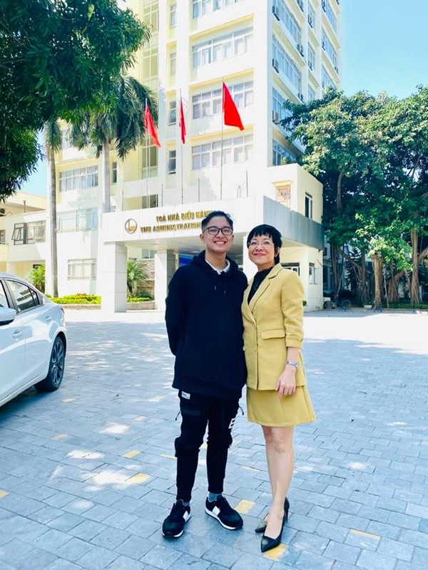 Thảo Vân vui hết cỡ khi được con trai kết bạn trên MXH, bà xã kém 15&nbsp;tuổi của Công Lý bình luận mới gây chú ý-11