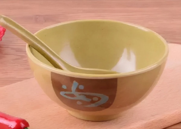 2 vợ chồng đều mắc ung thư vì ngày nào cũng dùng loại bát độc hại này để ăn cơm: Cảnh báo những loại bát đĩa tai hại không nên mua về sử dụng-3