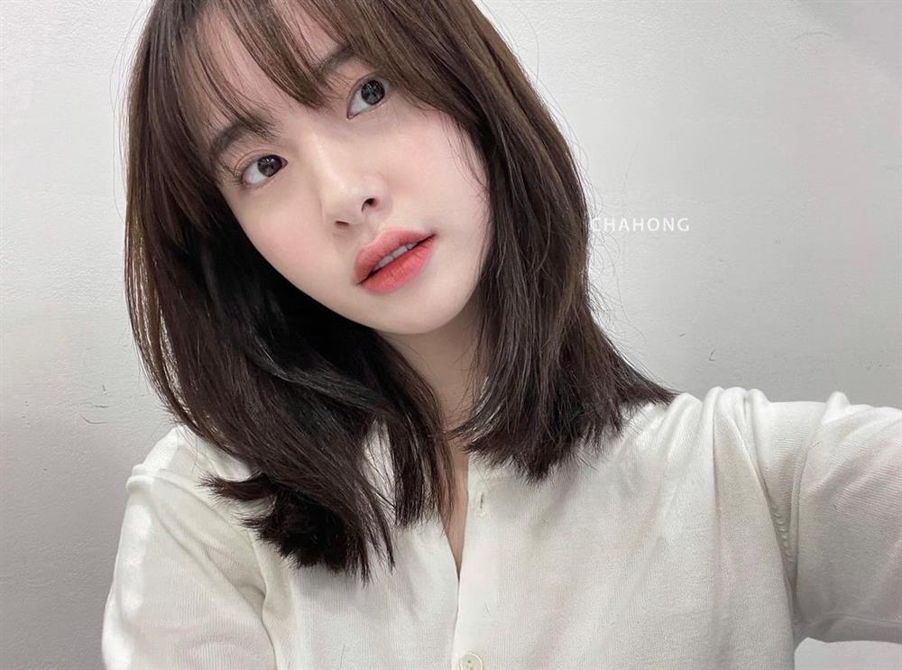 Ghim gấp kiểu tóc ngang vai hot nhất lúc này: Hack mặt thanh thoát hơn, Tết gặp ai cũng được khen xinh-16