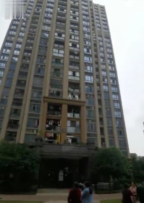 Tử hình người bố Trung Quốc ném con từ tầng 14 chung cư-2