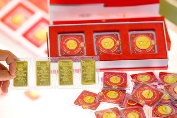 Giá vàng hôm nay 30/12: Tụt giảm trong những ngày cuối năm-2