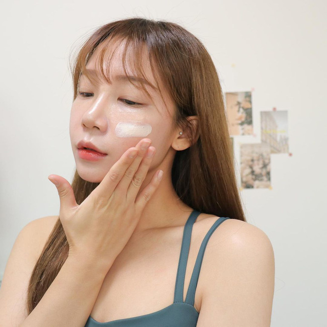 Buổi sáng rét đậm nhớ skincare đủ 4 bước này, da bạn sẽ căng mướt đến tận tối muộn-3