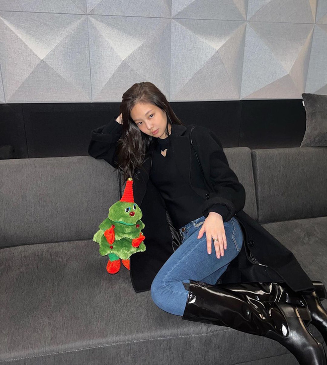 Mặc đẹp như sao Hàn ngày rét đậm với 12 set đồ ấm áp, vẫn tôn dáng đỉnh cao-8