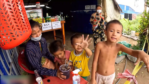 Tiểu thư nhà giàu dứt áo theo chồng nghèo, 8 năm sau nhặt ve chai nuôi đàn con thơ-6