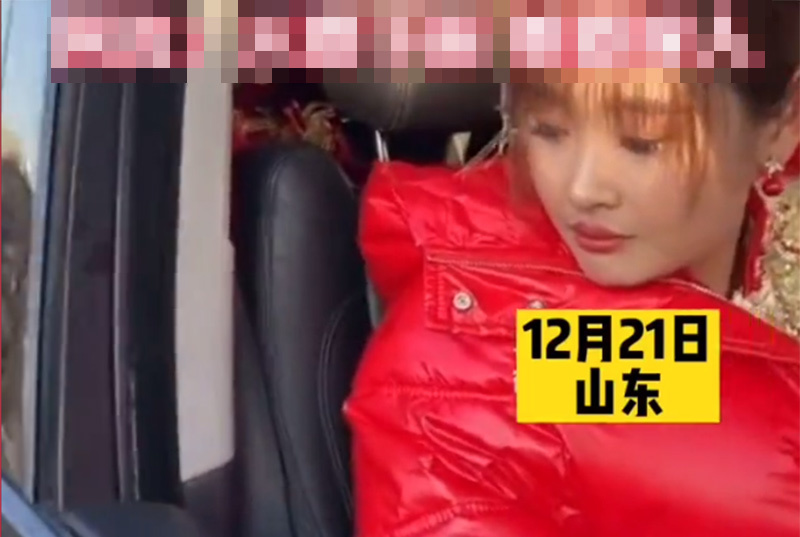 Mẹ lên xe hoa về nhà chồng, hai con nhìn theo rơi nước mắt-3