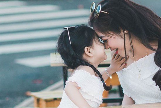 Cha mẹ có 5 đặc điểm này dễ nuôi dạy con trở thành những bậc thiên tài