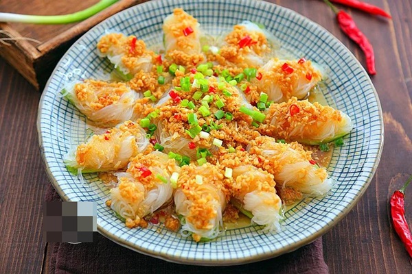 Mướp hấp với bún khô theo cách này ngon xuất sắc, trời lạnh mà thưởng thức thì tuyệt vời-11