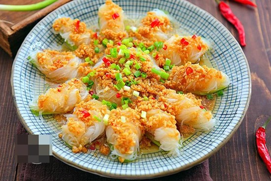 Mướp hấp với bún khô theo cách này ngon xuất sắc, trời lạnh mà thưởng thức thì tuyệt vời