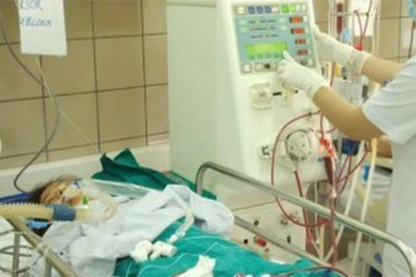 Công an giải tán đám đông vây kín bà Phương Hằng trong vụ xét xử kẻ xin đểu 2 triệu-7