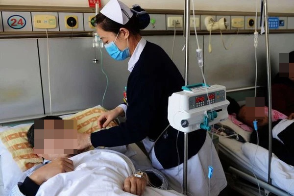 Người đàn ông nhập viện do tiêu chảy kéo dài, không ngờ phát hiện ung thư dạ dày chỉ vì 2 loại củ rất nhiều gia đình thường ăn-1