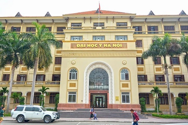 Hiệu trưởng Y Hà Nội bị tố gạ tình nữ sinh, nhà trường lên tiếng-1