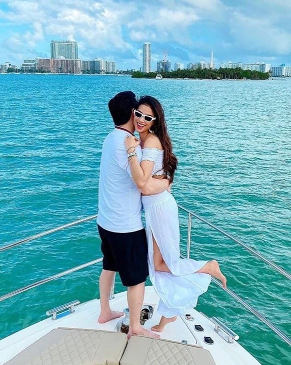 Phạm Hương hiếm hoi nhắc đến chồng đại gia sau 3 năm sang Mỹ, nói một câu lộ rõ hôn nhân hiện tại-3