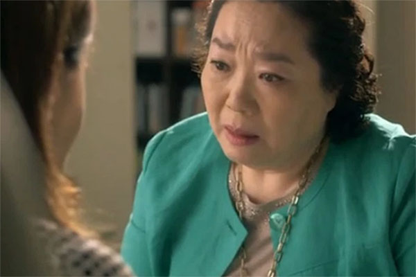 Ngày ly hôn, tôi ở nhà chồng, vui vẻ phát lì xì ăn mừng!-4