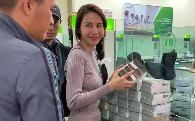 Phía Thuỷ Tiên khẳng định: Góp thêm tiền trao cho bà con miền Trung là thật, chính xác như đã công bố từ trước-3