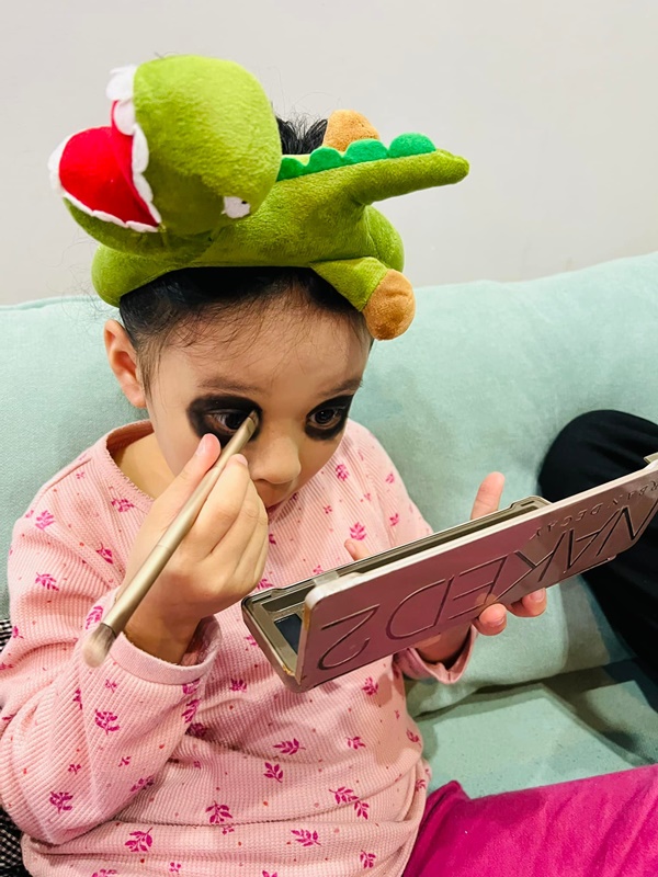 Tưởng đẻ con gái thuỳ mị nết na, nào ngờ Hồng Đăng lại bó tay toàn tập với 2 cô công chúa-3