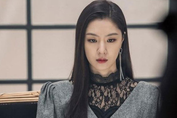 Mẹ tôi hát bên bàn thờ bố-1