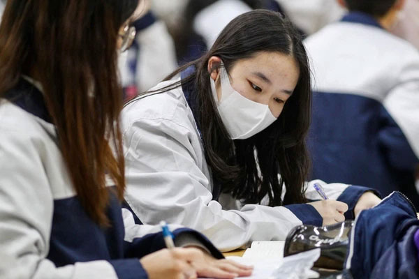 NÓNG: TP.HCM chốt thời gian cho học sinh THCS & THPT đi học trở lại-2