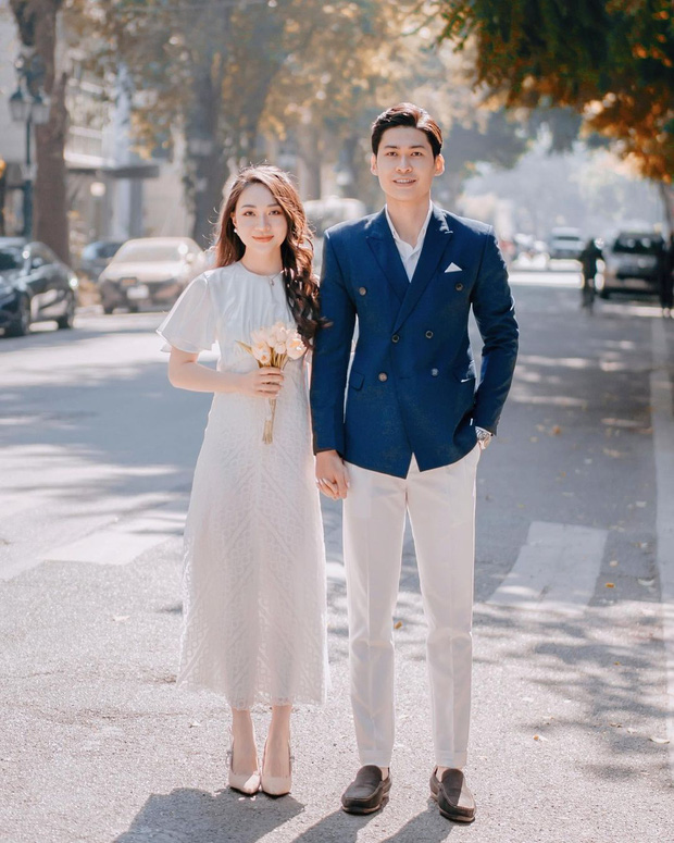 Từng là bạn thời cấp ba, 9 năm sau cô gái vỡ oà khi được chàng trai quỳ gối cầu hôn: Cái kết như phim!-1