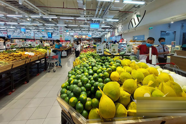 Hàng vip ‘dội chợ’ Hà Nội, thanh long đỏ giá 4.000 đồng/kg-3