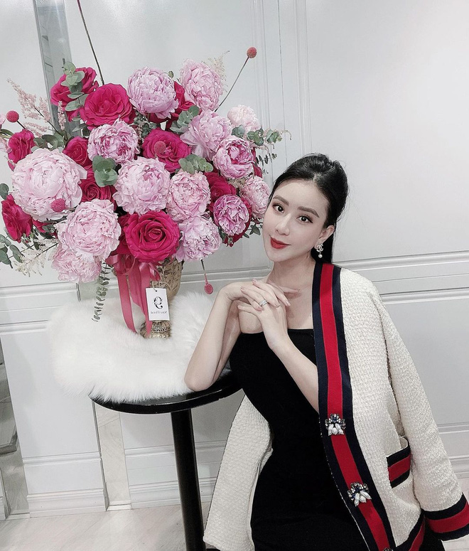 Rich kid bí ẩn nhất hội con nhà giàu Việt gia nhập đường đua bầu bí cuối năm, nhan sắc thần thái cứ gọi là đỉnh của chóp-2