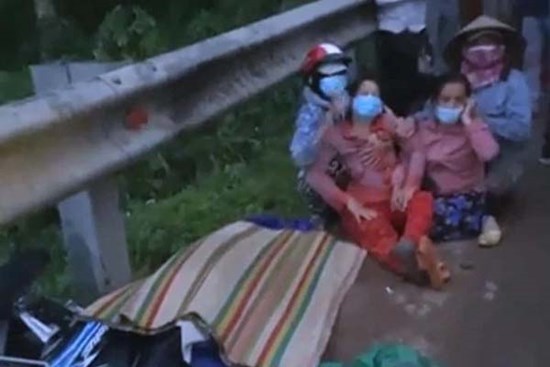 Ô tô tải tông liên hoàn hàng loạt xe máy, hơn 11 người thương vong