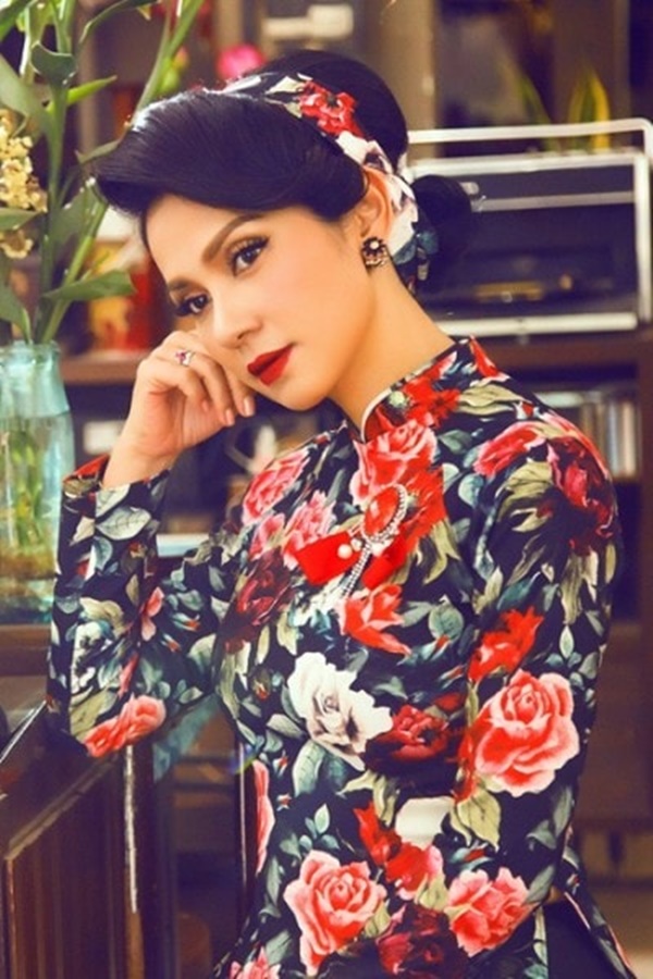 Việt Trinh về nhà vườn rộng 2.500m2 ở Bình Dương dịp Tết dương lịch, cây trái xum xuê, hoa nở 4 mùa ai cũng mê-1