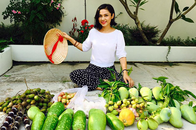 Việt Trinh về nhà vườn rộng 2.500m2 ở Bình Dương dịp Tết dương lịch, cây trái xum xuê, hoa nở 4 mùa ai cũng mê-15