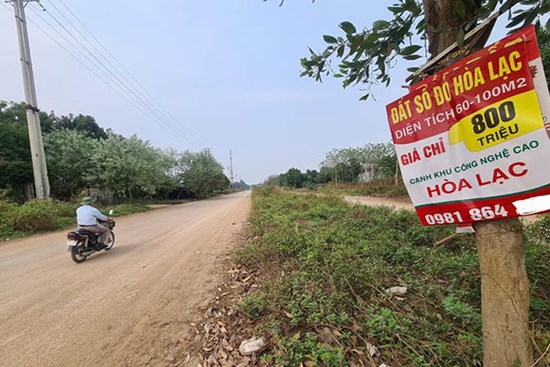 Bát nháo trong tay cò: Giá đất nhảy múa, mua bán run tay