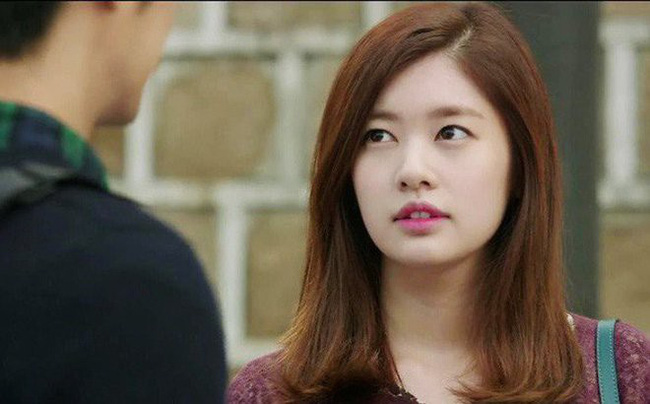 Tối muộn có người đàn ông bước vào tạp hóa nhà tôi, vừa trông thấy bộ dạng anh ta, tôi đã sững sờ đứng tim-1