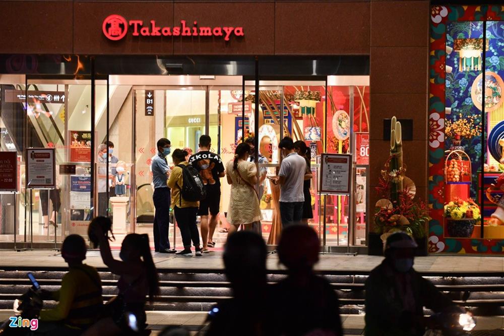 Trung tâm quận 1 kẹt xe tối cuối năm 2021-4